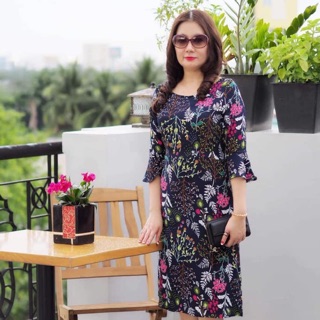 Đầm phối tay loe