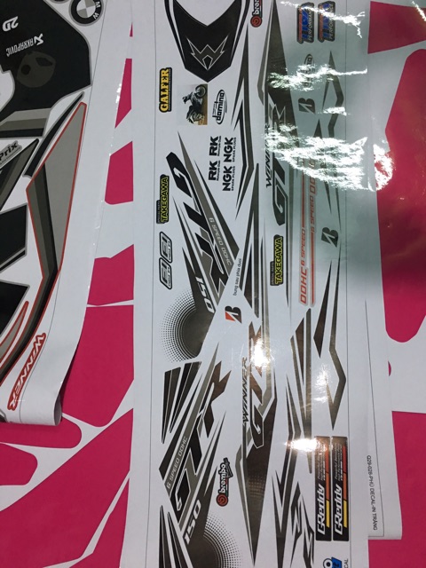 Winner GTR trắng đen  -1