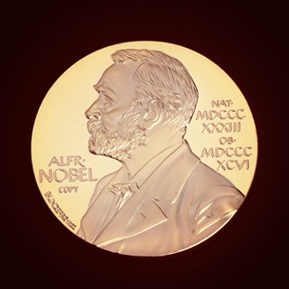 Đồng xu Alfr. Nobel đường kính to 40mm