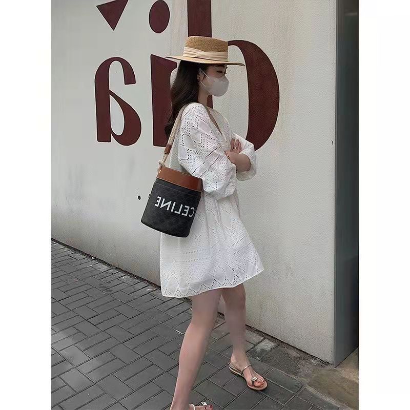 Đầm Trắng Cổ Chữ v Phối Lưới Thiết Kế Mới Thời Trang Dành Cho Nữ