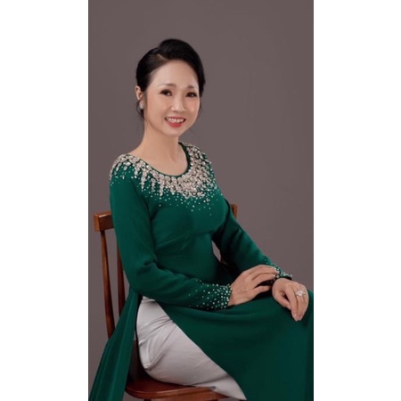 Áo dài tiệc trung niên làm sui trong dịp đám cưới