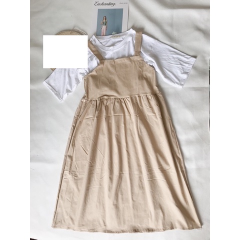 SUSV004 Set áo thun cộc tay trắng váy yếm be dáng dài qua gối Bộ áo phông không cổ đầm 2 dây bản to maxi cute dễ thương