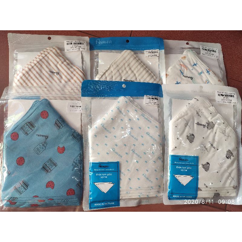 Khăn yếm tam giác sợi tre Avaler cho bé trai, bé gái nhiều mẫu