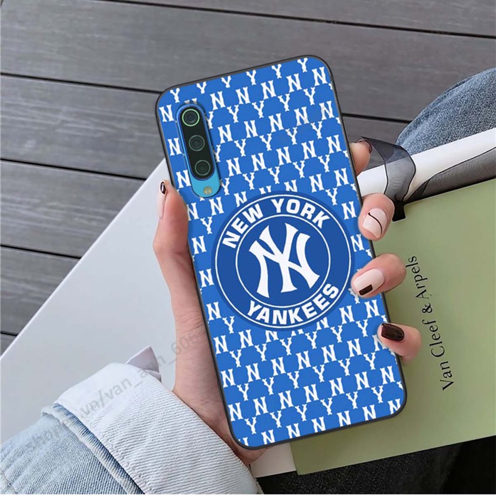 Ốp lưng Xiaomi Mi 9 SE ốp điện thoại hình bearbrick, new york, thể thao