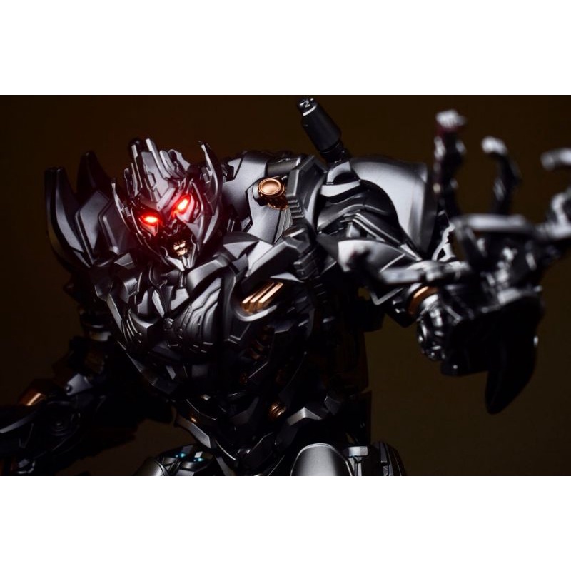 Sẵn kho new Mô hình transformers robot biến hình Megatron Ls06 bmb black mamba
