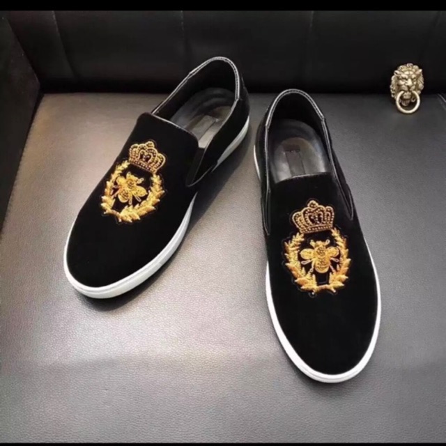 Giầy lười ong thêu đen