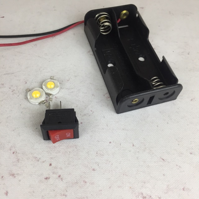 Ổ pin 3v, đèn led DIY nhà búp bê