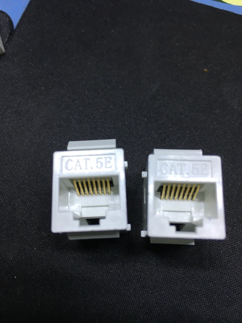 Mặt nạ âm tường RJ45 cat5 hiệu YT