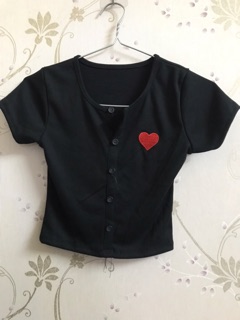 [Ảnh_thật_cuối] Áo croptop gài nút thêu tim