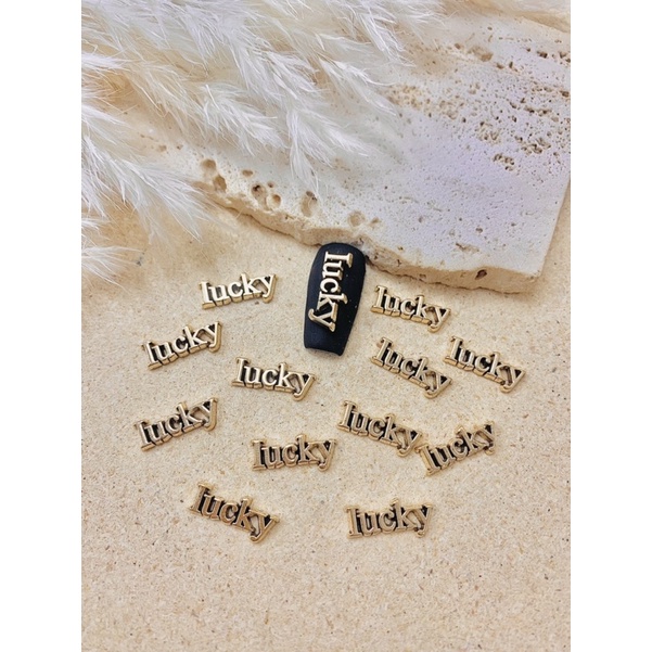 Đá hình đính móng