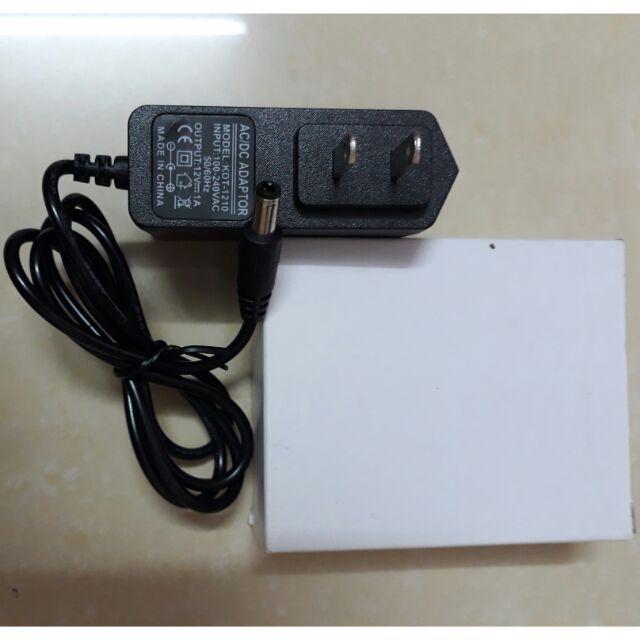 Adapter 12V - 1A