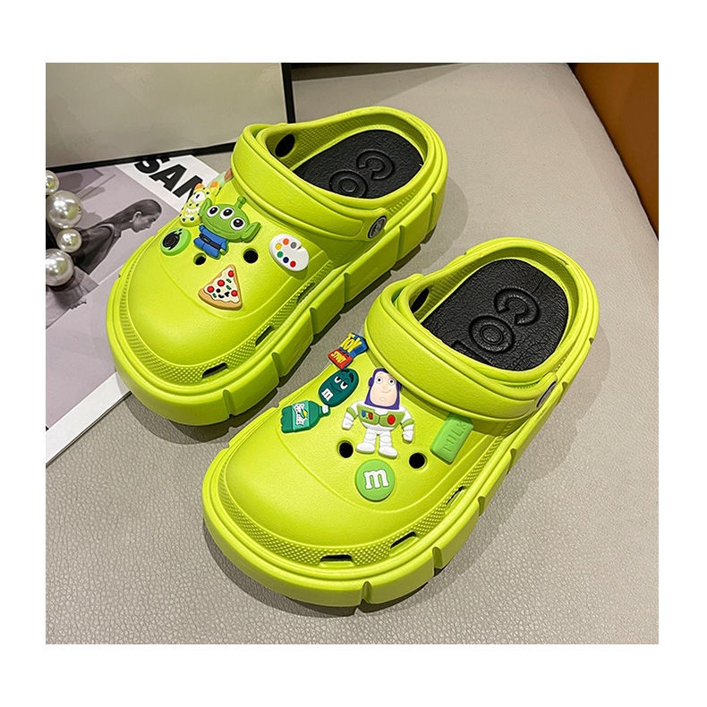 Giày Sandal Đục Lỗ Đế Dày Tăng Chiều Cao In Họa Tiết Hoạt Hình Buzz Lightyear Dễ Thương Cho Nữ
