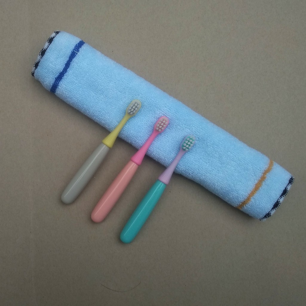 Combo 3 Bàn Chải Đánh Răng RAOYI Xuất Nhật &amp; 1 Khăn Mặt Cho Bé