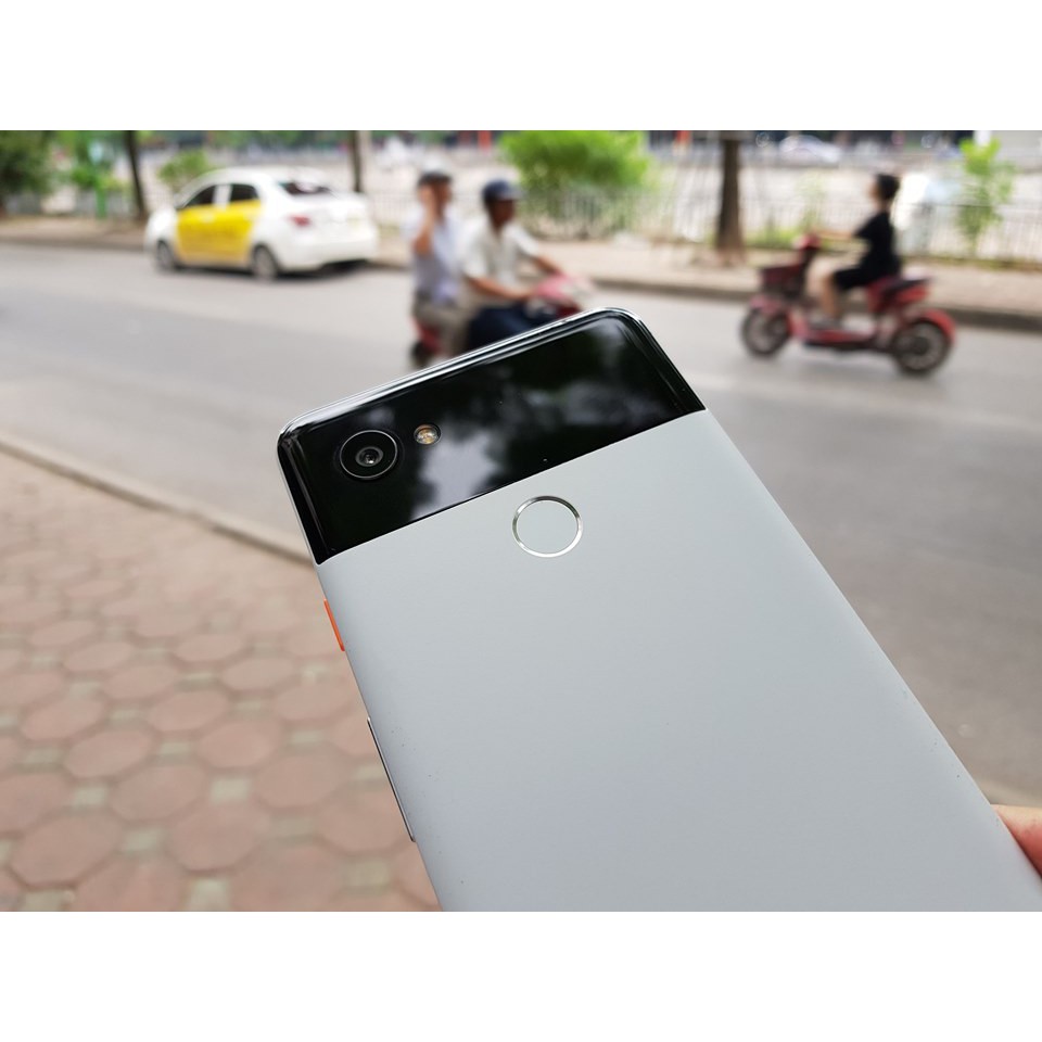 Điện Thoại Google Pixel 2XL zin chuẩn , Android thuần / Siêu Camera  . Kèm sạc cáp Zin tại Playmobile