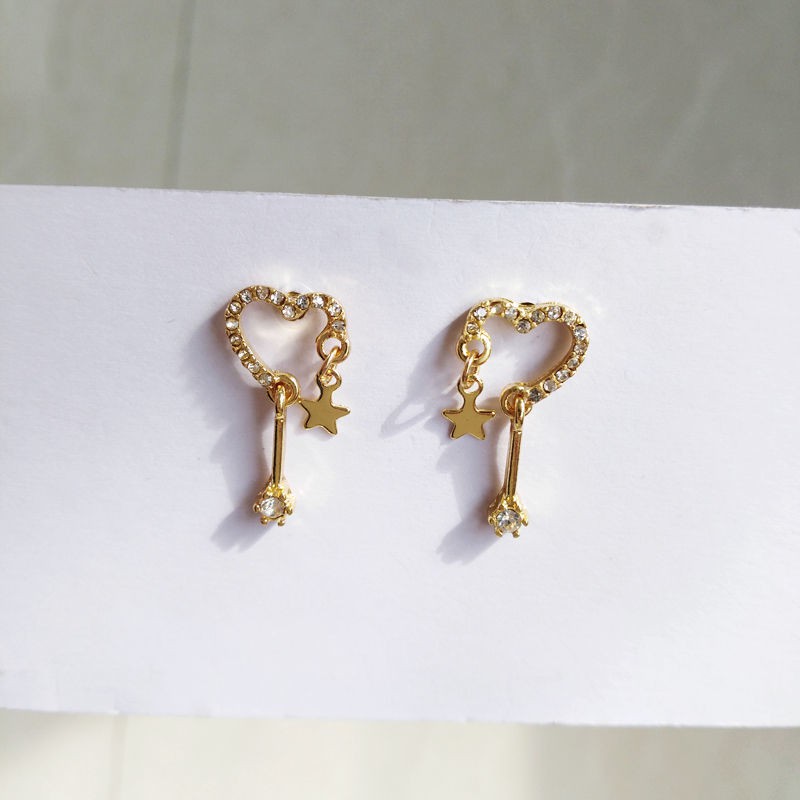 Japan and South Korea simple and small love heart-shaped earrings diamond five-pointed star earrings temperament super fairy cute earrings female S925