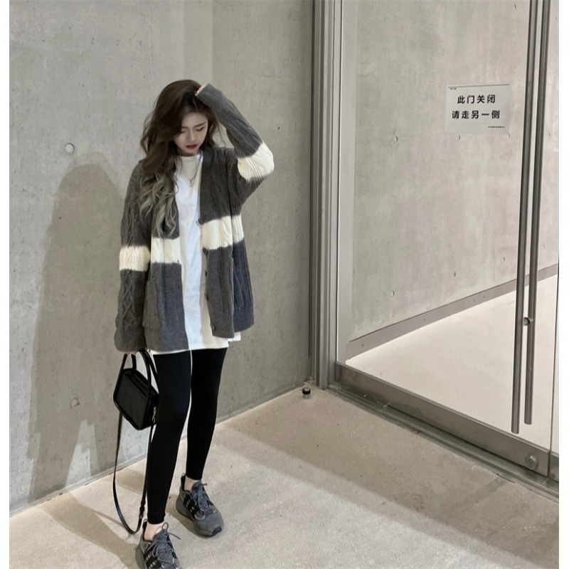 Cardigan Len Dày Màu Xám Phối line Trắng Thời TRang