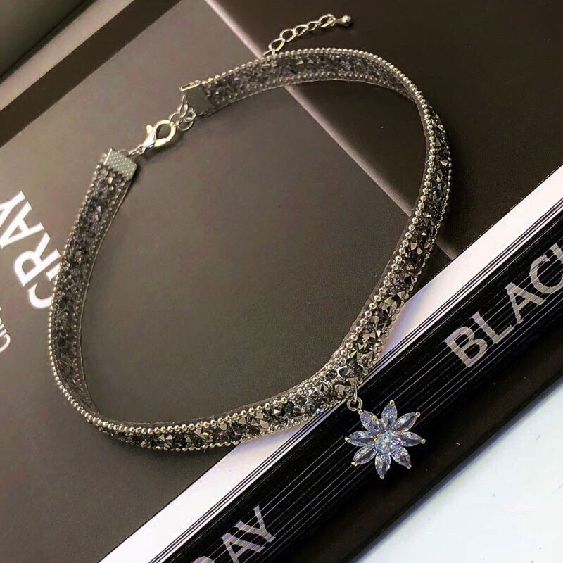 Vòng Cổ Choker Sillicon Mặt Hoa Đá Hàn Quốc