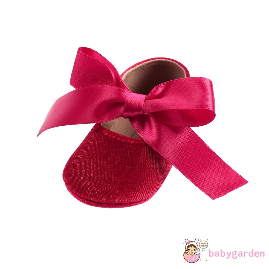 Giày em bé kiểu dáng thời trang