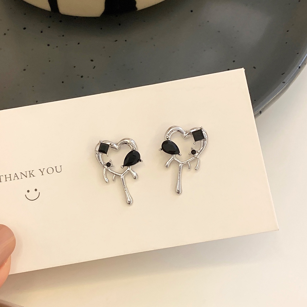 Khuyên Tai Hình Trái Tim Rỗng Phong Cách Tối Giản Cá Tính Ngọt Ngào Và Mát Mẻ Cho Nữ