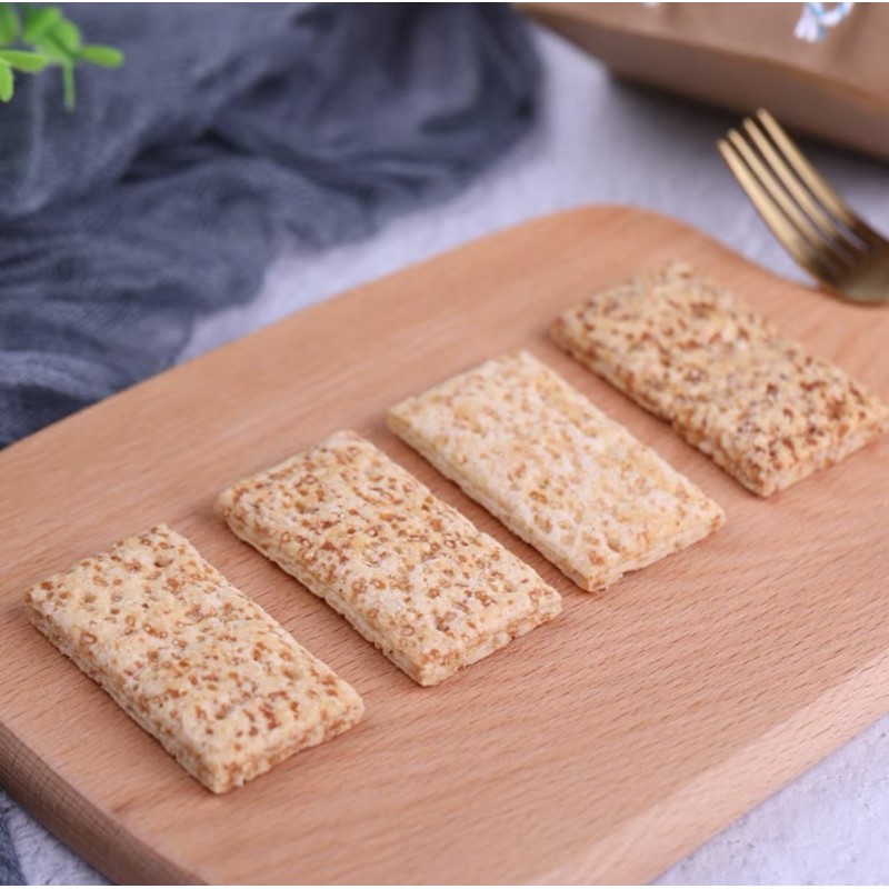 Bánh Quy Trứng Muối Ngàn Lớp Taiwan (920G)