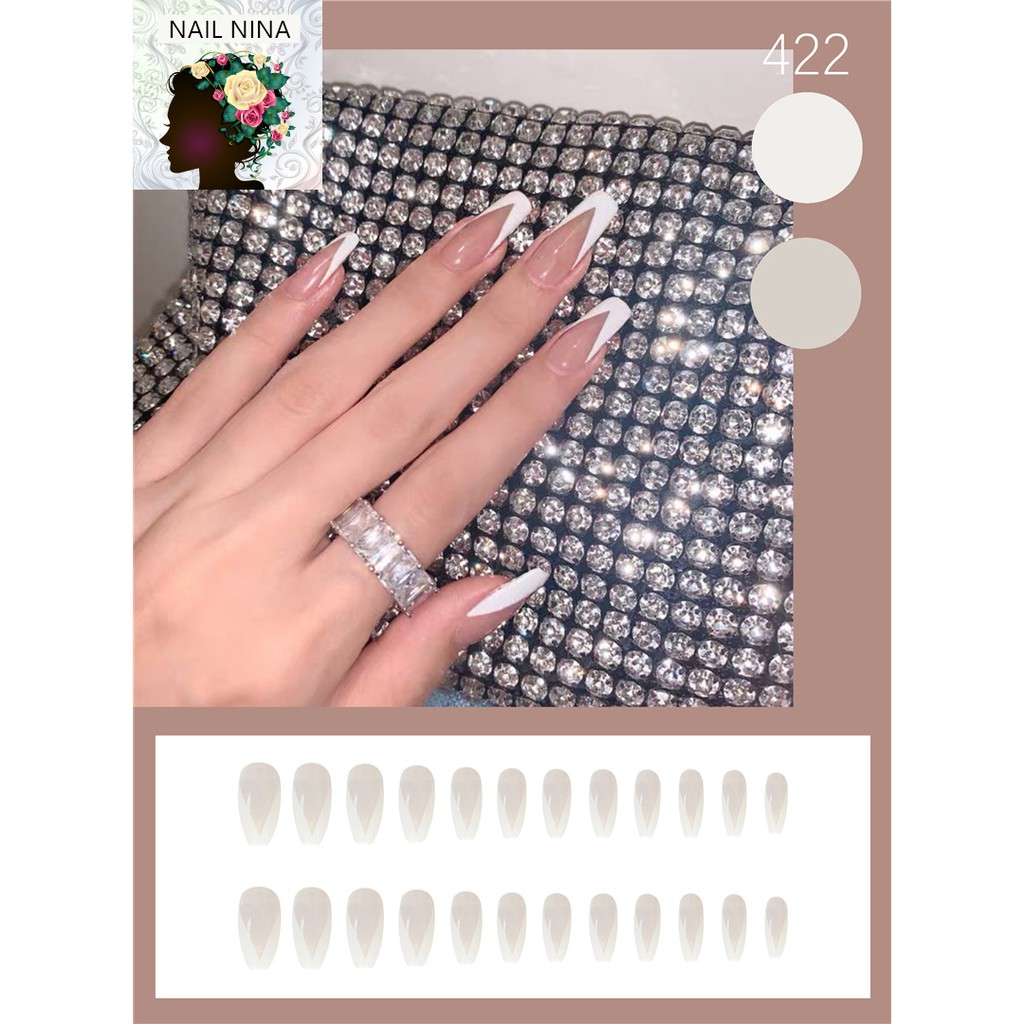 Bộ 24 móng tay giả Nail Nina trang trí nghệ thuật màu trắng V mã 422【Tặng kèm dụng cụ lắp】