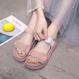 Sandal nữ giá rẻ
