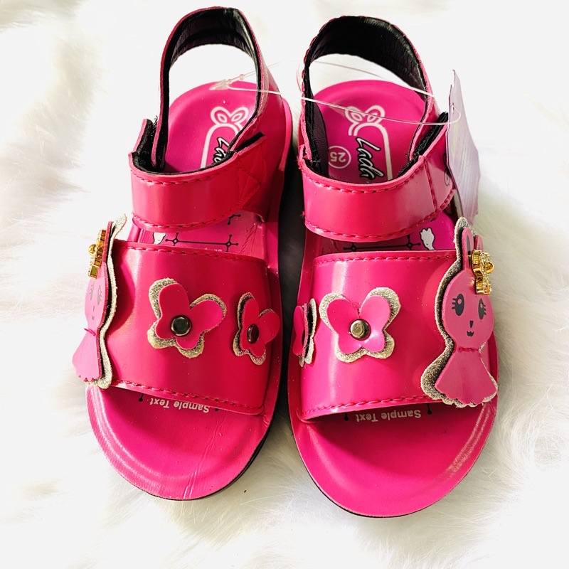 Giày Sandal quai hậu học sinh cho các bé gái hình thỏ hello màu hồng siêu dễ thương