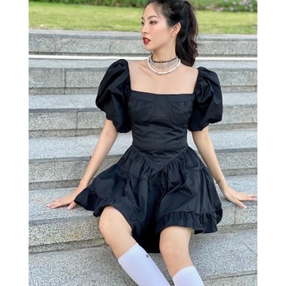 đầm tay phồng đen