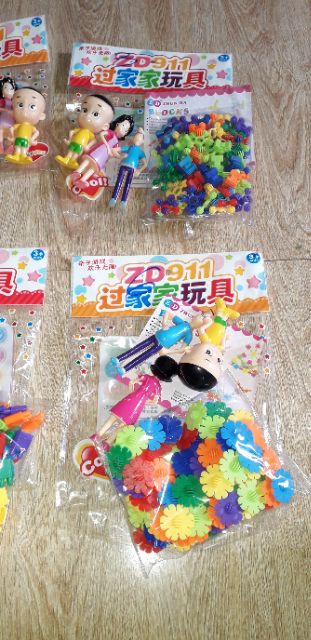 Sét lắp ráp đa năng bằng nhưa có trên 50 chi tiết 911 và gia đình con đầu to rất đẹp