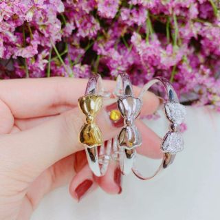Lắc nơ cho bé