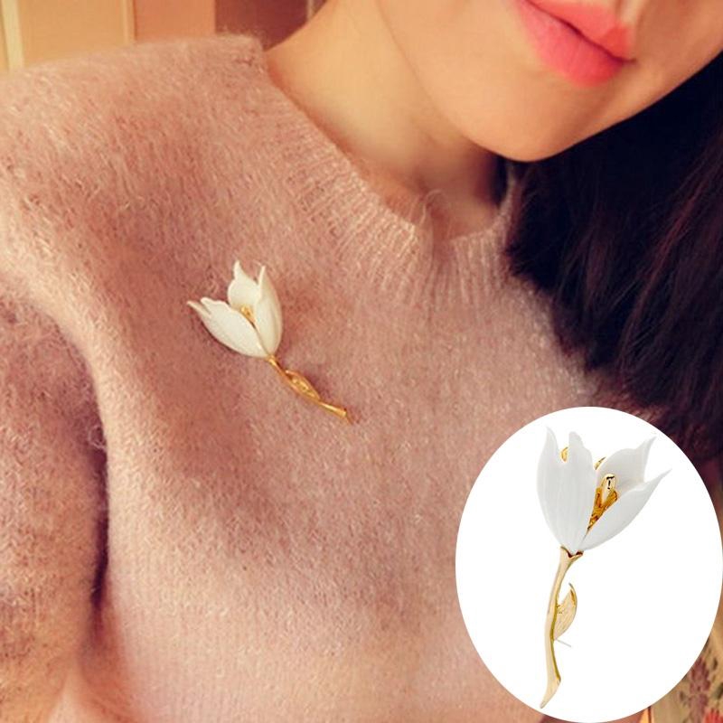 Trâm cài áo hình hoa đính đá thời trang