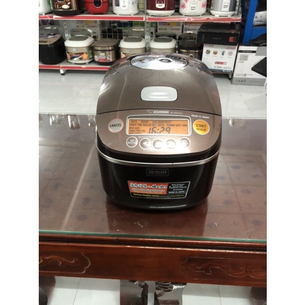 Nồi cơm điện cao tần Zojirushi 1.8 lít NP-BSQ18V-TA - Hàng trưng bày