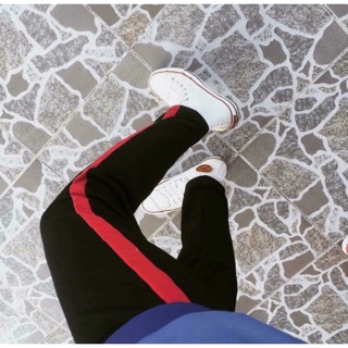 Quần 3 line đen đỏ
