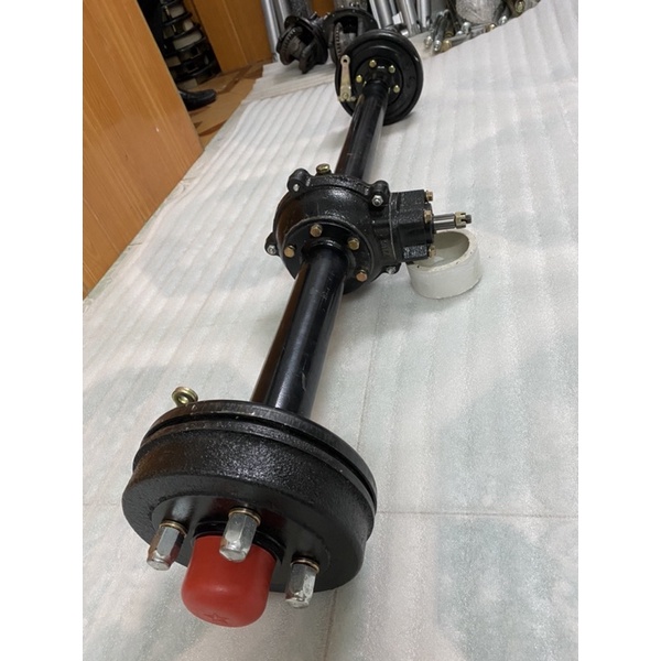 Cầu bổ đôi,cầu sọ 120cm,cầu sau xe 3 bánh,xe 4 bánh.chiều dài phủ bì cầu 120cm,kt tim ốc bắt bánh. 7cmx10cm