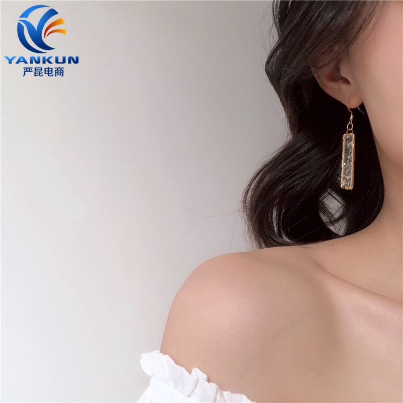 Khuyên tai dài đính đá pha lê phong cách Hàn Quốc thanh lịch dành cho nữ
