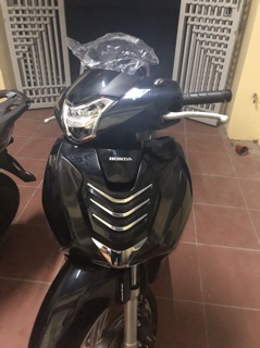 Mặt nạ 3 vạch giả nhập cho SH 2017-2018