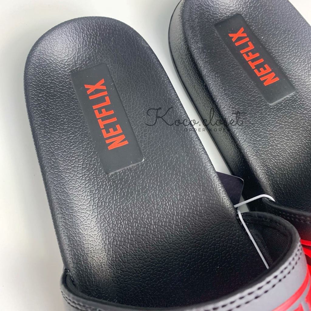 DÉP SPAO NETFLIX HỌA TIẾT PHIM STRANGER THINGS SLIPPER Black Đen