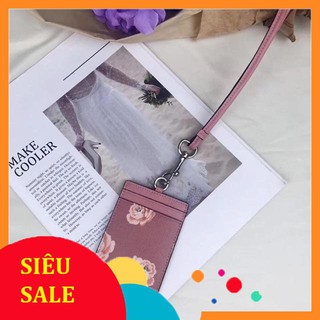 Thẻ đeo nhân viên