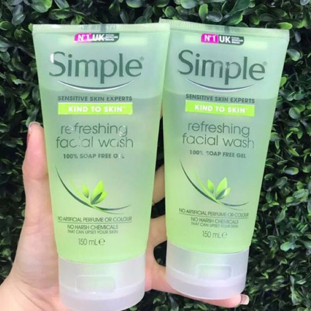 Sữa rửa mặt simple kind to skin refreshing facial wash gel