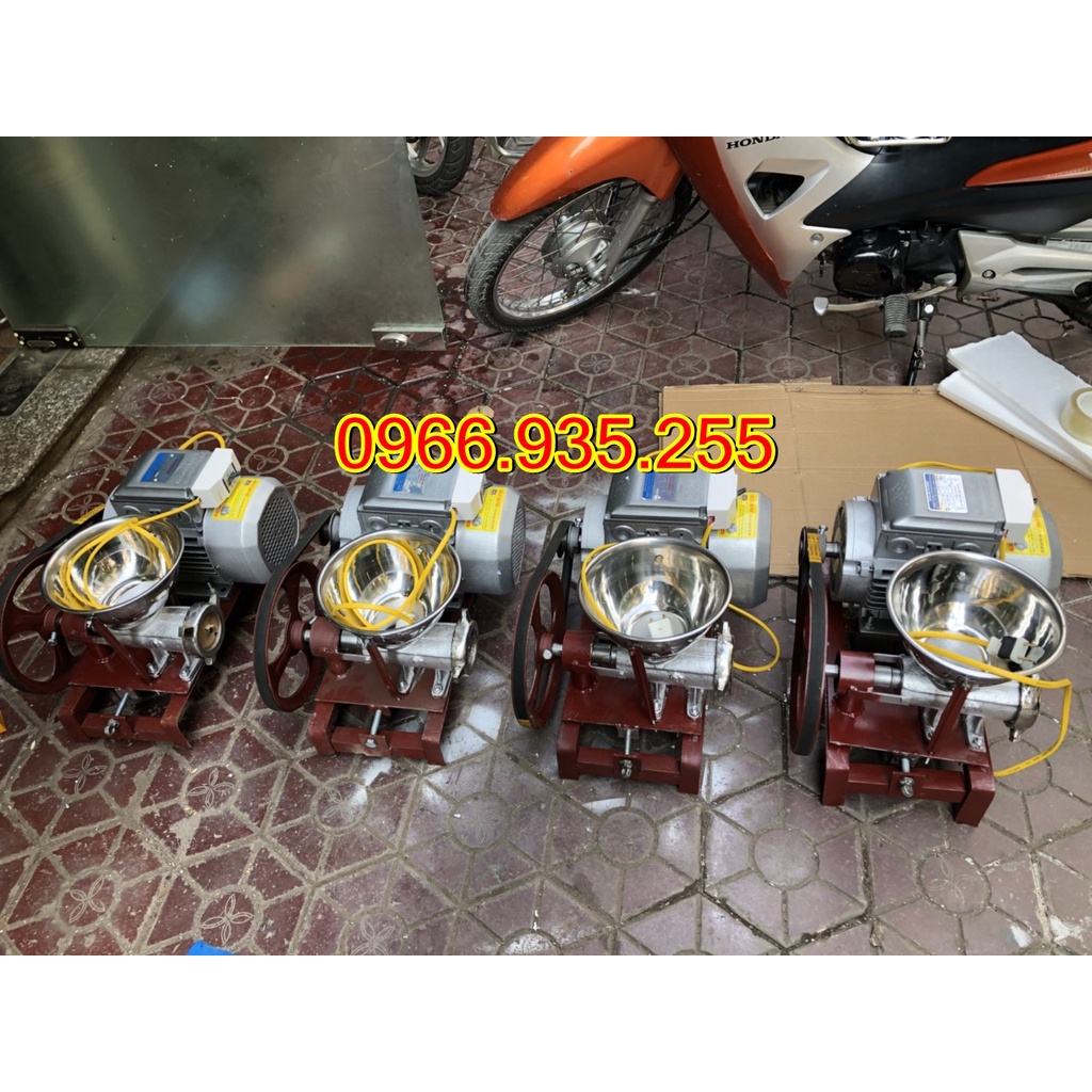 Máy đùn cám gà,đùn cám chim lỗ sàng 3mm,4mm,5mm