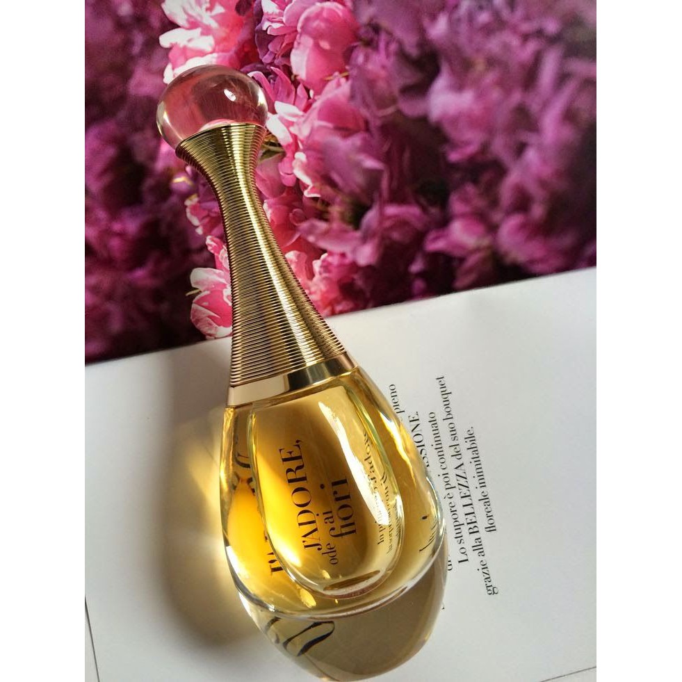 Nước hoa Dior J’adore Eau De Parfum 100ml hương hoa cỏ trái cây nhẹ nhàng, tinh tế