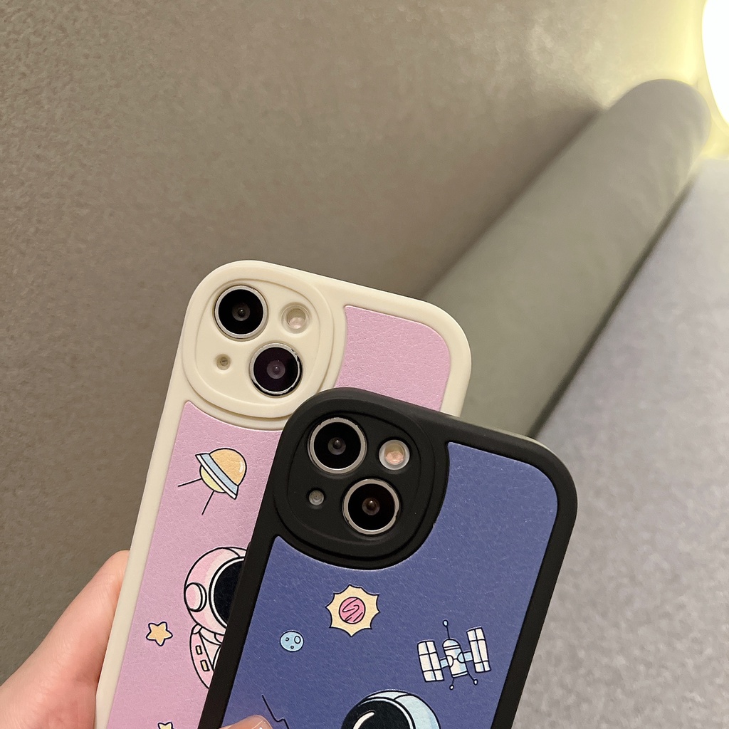 Ốp Điện Thoại Da Chống Sốc Hình Phi Hành Gia Hoạt Họa Màu Hồng Và Xanh Dương Thời Trang Cho Iphone