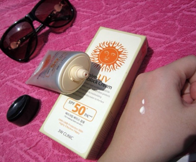 Kem chống nắng 3w Clinic Intensive UV Sunblock Cream SPF 50 PA+++