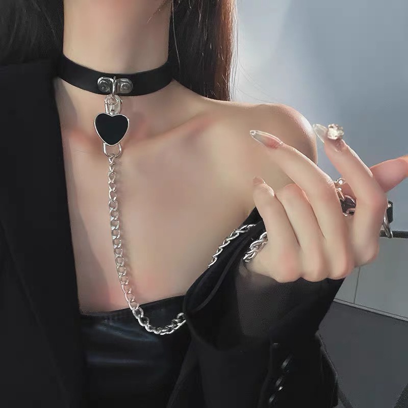 Dây Vòng Cổ Choker Da Phối Xích Bạc Khoen Tim Kết Hợp Mọi Mẫu Váy Ngủ Sexy Quyến Rũ Mainia Shop