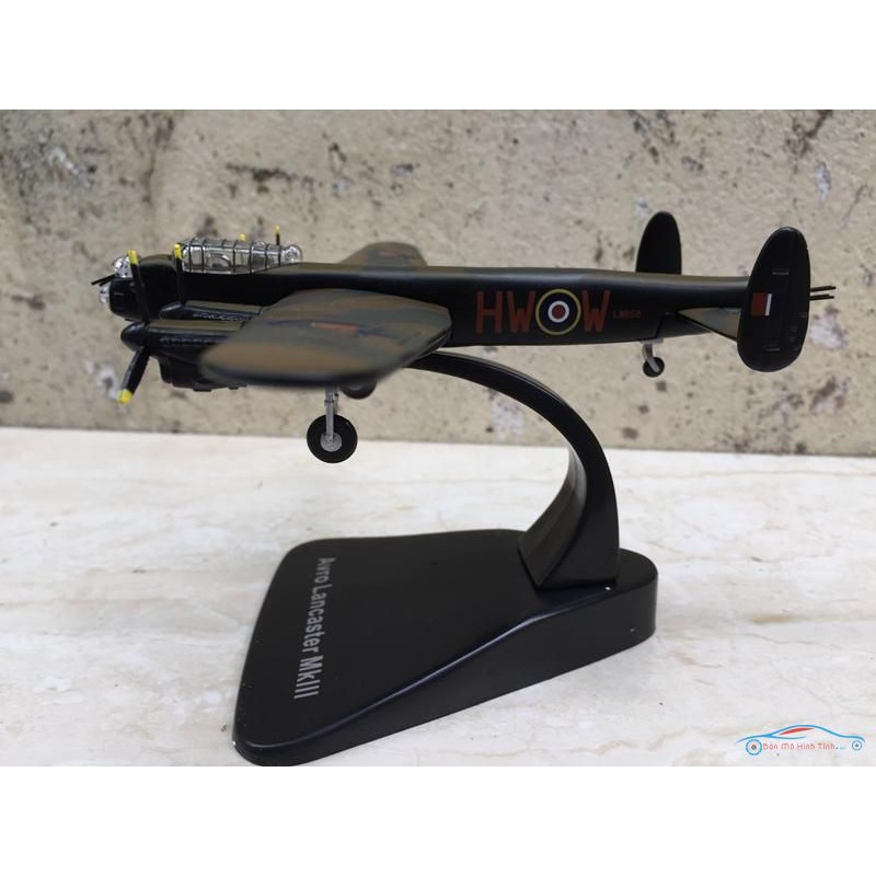​Mô hình Máy bay ném Bom Avro Lancaster MkIII tỷ lệ 1:144