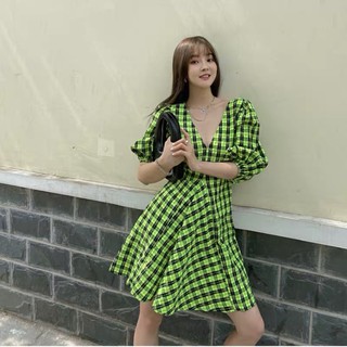 Váy cổ V tay bồng kẻ caro xanh lá HOT TREND