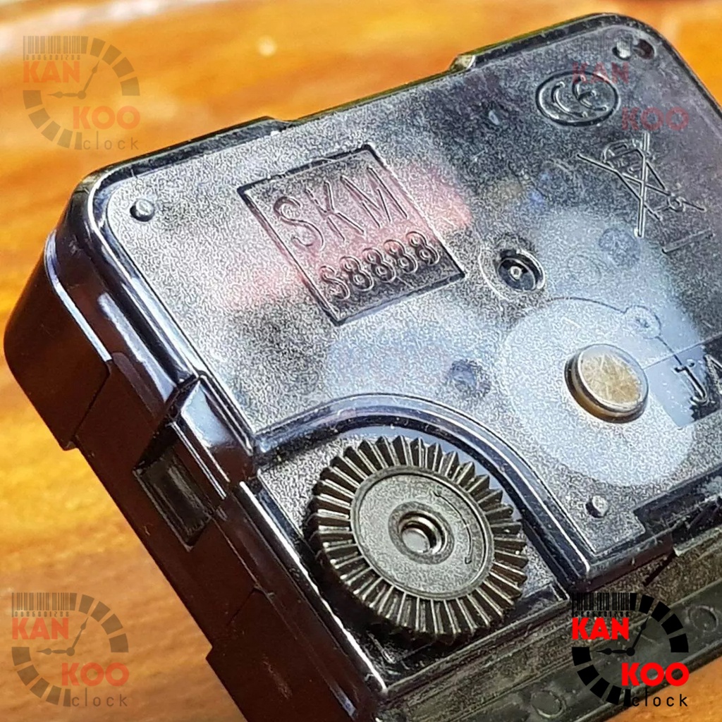 Máy đồng hồ treo tường kim trôi cốt dài 18mm  loại xin SKM8888 JAPAN