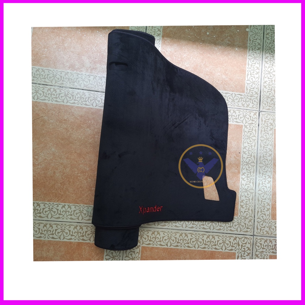 Thảm Taplo Mitsubishi Xpander 2022-2023 da vân carbon hoặc nhung chống nóng, chống chói