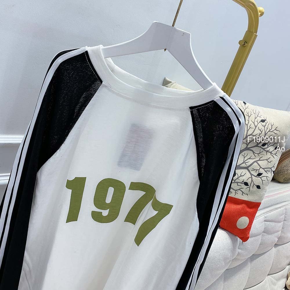 Áo thun phối màu họa tiết tay dài phối viền sọc!