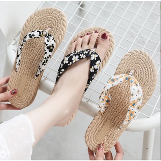 Dép kẹp giả cói đi biển